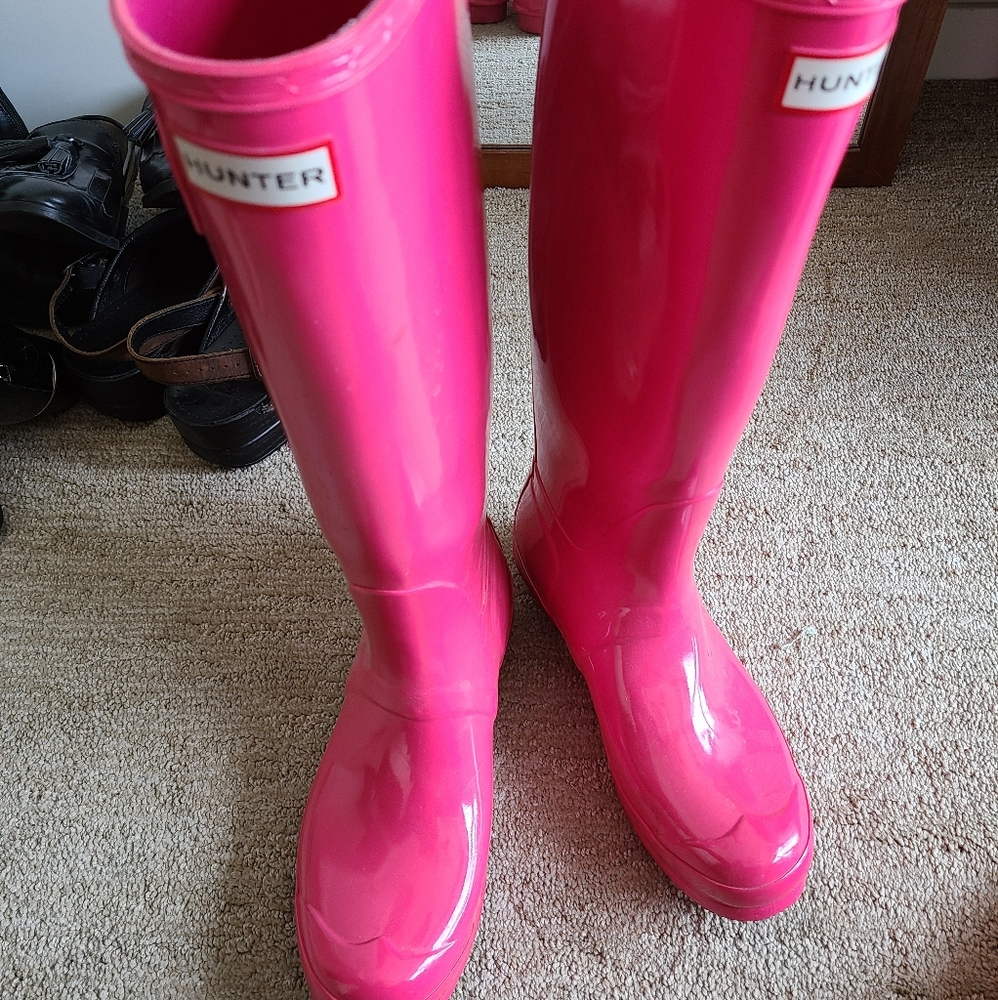 Hot pink women's Hunter brand boots size 9